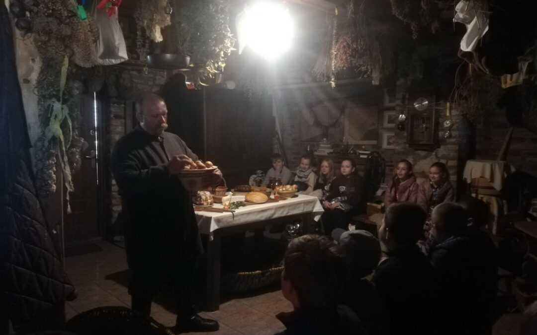 Klasa 3a i 3d na warsztatach „Tradycje Świąt Wielkanocnych” w Ostoi Dworskiej w Leśnicy